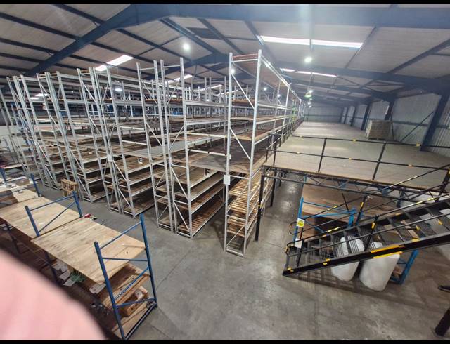 2,100M² WAREHOUSE TO LET IN JET PARK